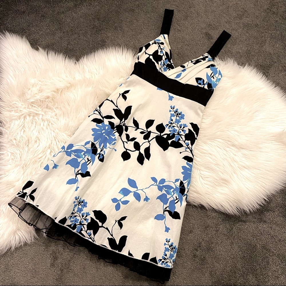 Floral fit and flare summer dress